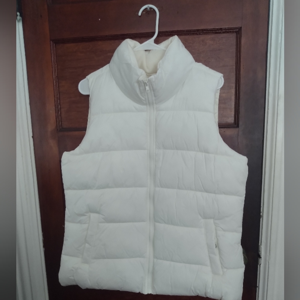 Old Navy Puffer Vest